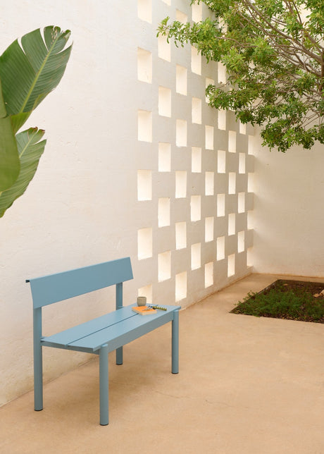 Linear Steel Trädgårdsbänk med ryggstöd 110 cm från Muuto - Svart - Jacobsen Plus
