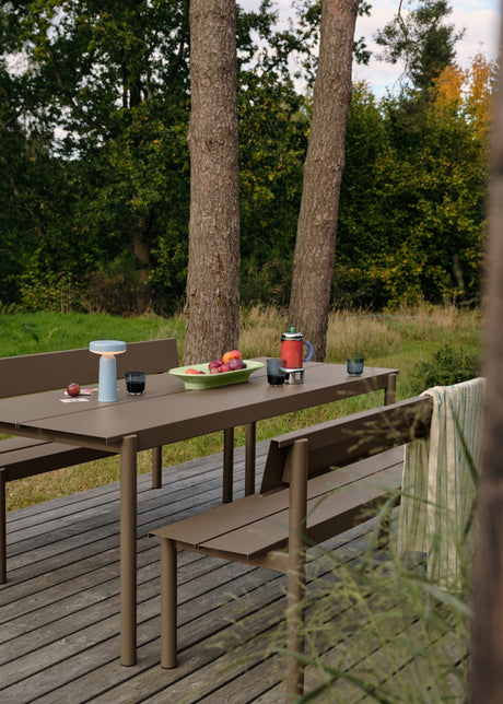 Linear Steel Trädgårdsbänk med ryggstöd 170 cm från Muuto - Svart - Jacobsen Plus