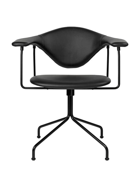 Masculo Meeting Chair från GUBI - "Eero Special FR, 106" - Jacobsen Plus