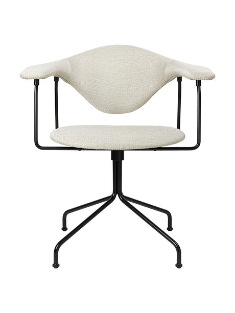 Masculo Meeting Chair från GUBI - "Eero Special FR, 106" - Jacobsen Plus