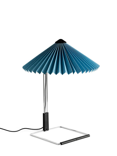 Matin bordslampa med spegelblank fot från HAY - Blue - Jacobsen Plus
