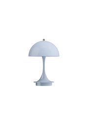 Panthella 160 Portable V3, opal ljusblå av Verner Panton