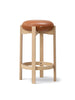 Pioneer Bar Stool, lackad ek/max 95 från Fredericia Furniture