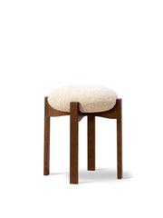 Pioneer Stool, rökt ek/zero 0001 från Fredericia Furniture