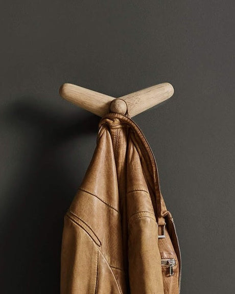 Tail Wing Hook från Woud - Small / Oak - Jacobsen Plus