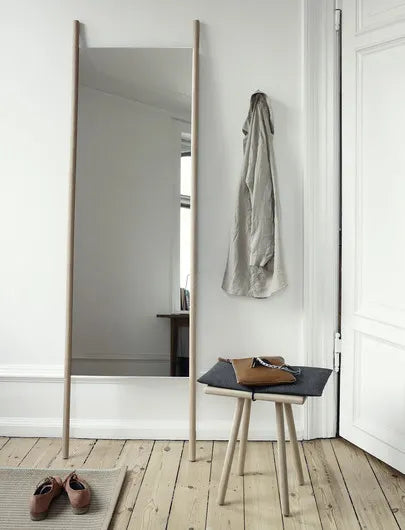 Skagerak Georg Spegel från Fritz Hansen - Ek - Jacobsen Plus