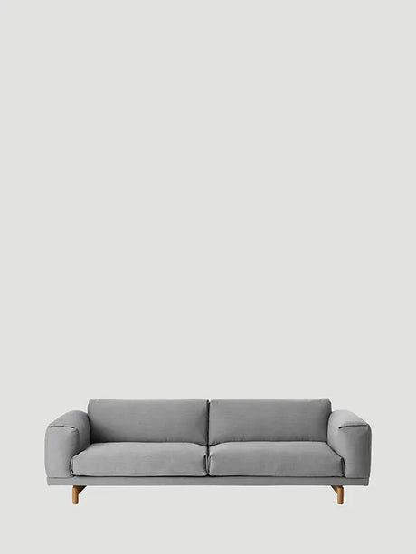Rest 3-sitssoffa från Muuto - Grey - Hallingdal 123 / Ek - Jacobsen Plus