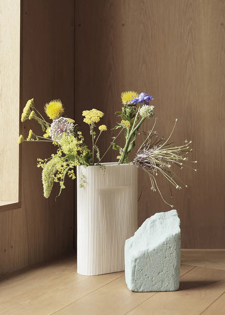 Ridge Vas från Muuto - Off white / H48,5 cm - Jacobsen Plus
