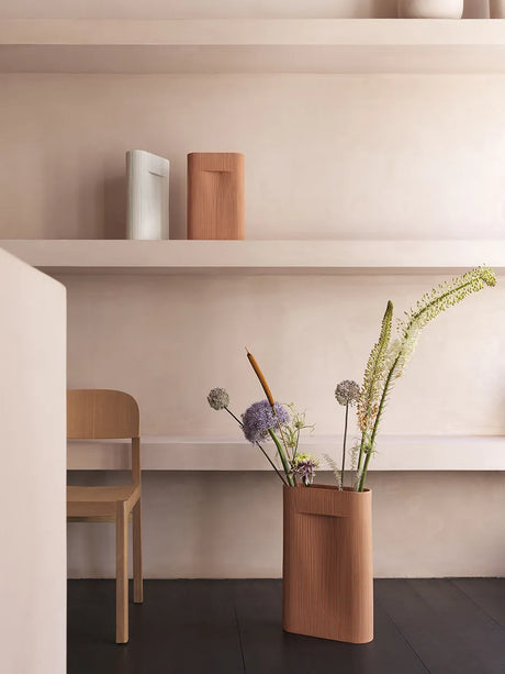 Ridge Vas från Muuto - Off white / H48,5 cm - Jacobsen Plus