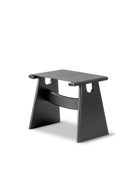 Seto Stool, ek svart lack från Fredericia Furniture - Jacobsen Plus