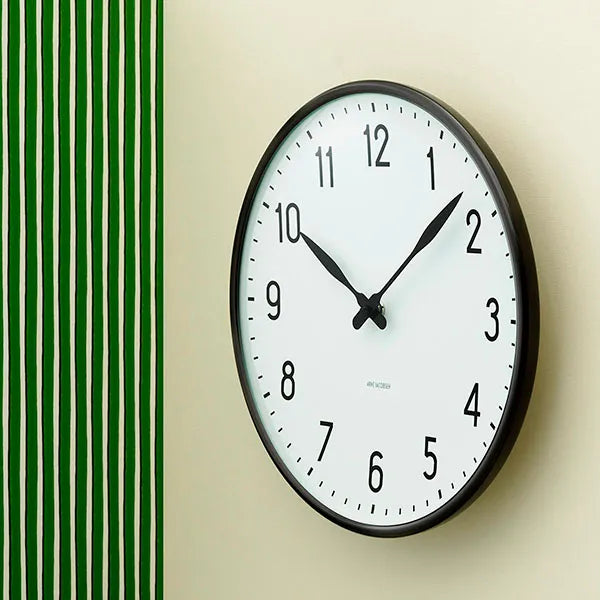 Station Väggklocka av Arne Jacobsen (Ø: 16) - 3 - Jacobsen Plus