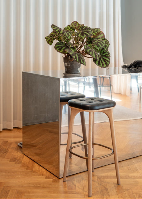 Utility Stool SH760 Ek natur Caress 1509 från Stellar Works - 2 - Jacobsen Plus