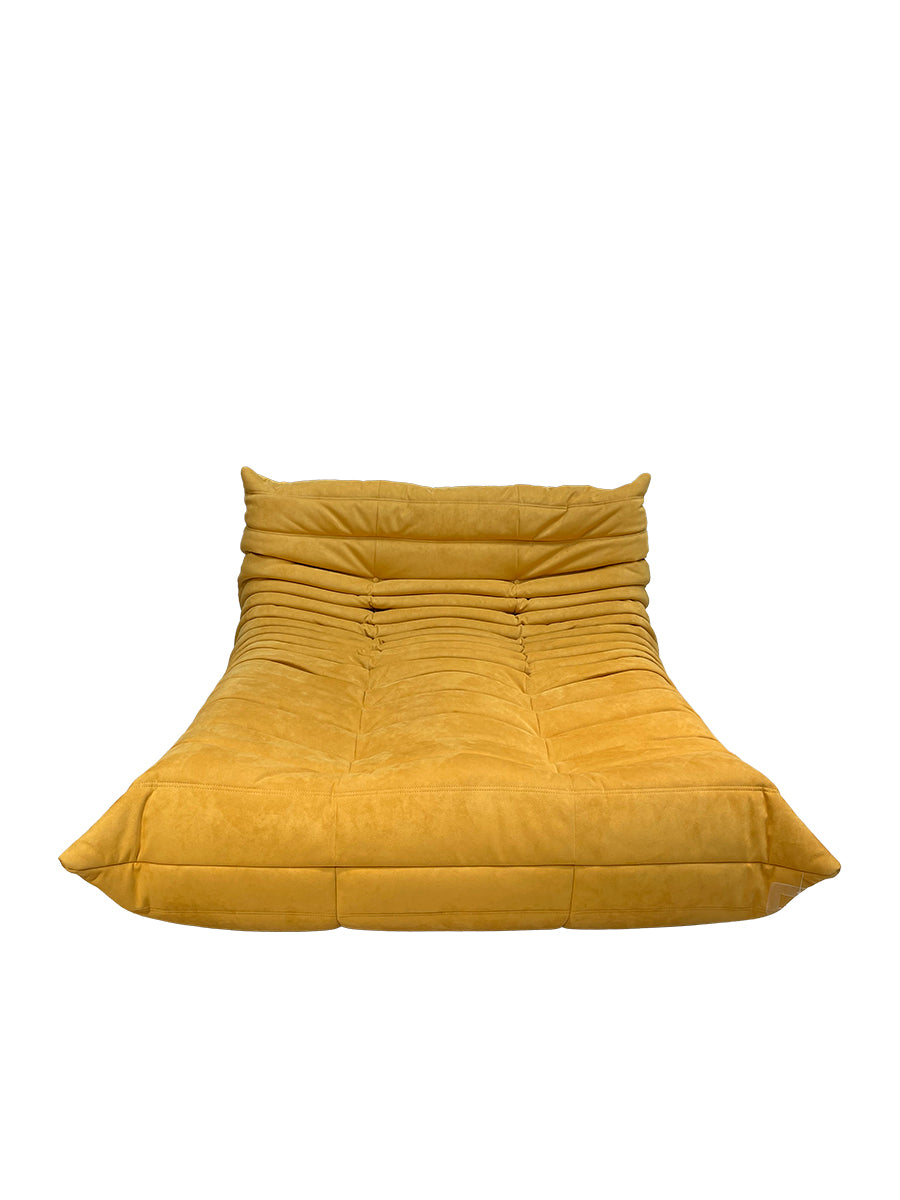 Togo loungemodul från Ligne Roset - Alcantara Curry Y116 - Jacobsen Plus