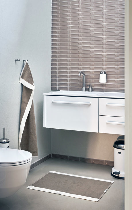 Handdukar, taupe från VIPP - Vipp102: 40x60 cm - Jacobsen Plus