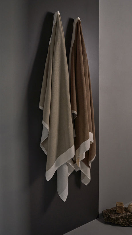 Handdukar, taupe från VIPP - Vipp102: 40x60 cm - Jacobsen Plus