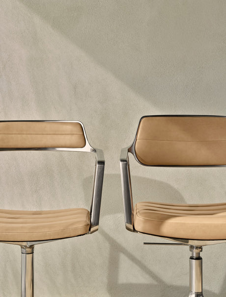 VIPP453 Swivel+ Chair, kamelläder från Vipp - 3 - Jacobsen Plus
