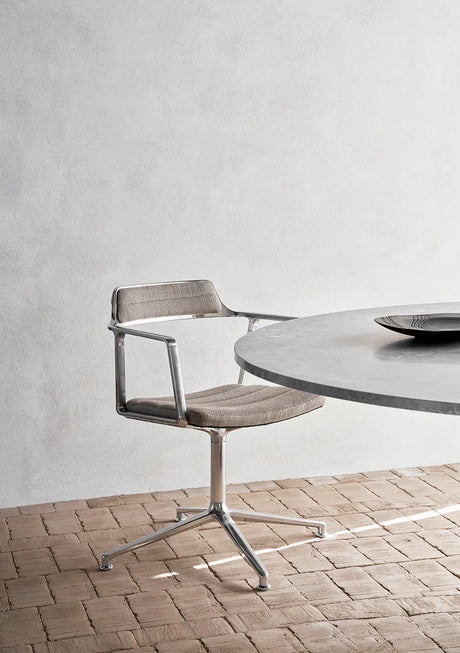 VIPP452 Swivel-stol, mörk sand från Vipp - 3 - Jacobsen Plus