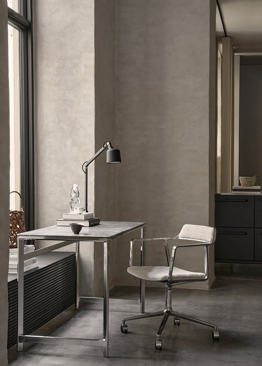 VIPP452 Swivel Chair med hjul, Wavy-textil från Vipp - 2 - Jacobsen Plus