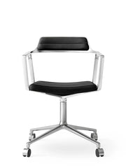 VIPP452 Swivel-stol med hjul, svart läder från Vipp