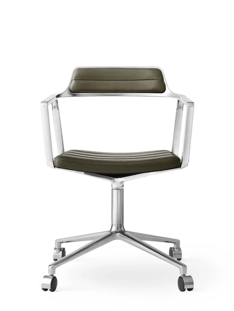 VIPP452 Swivel stol med hjul, bosco-grönt läder från Vipp - Jacobsen Plus