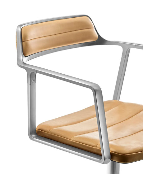 VIPP452 Swivelstol i kamelfärgat läder från Vipp - 5 - Jacobsen Plus