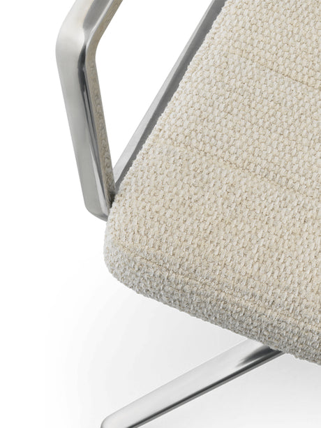 VIPP453 Swivel+ stol med hjul, Wavy textil från Vipp - 4 - Jacobsen Plus