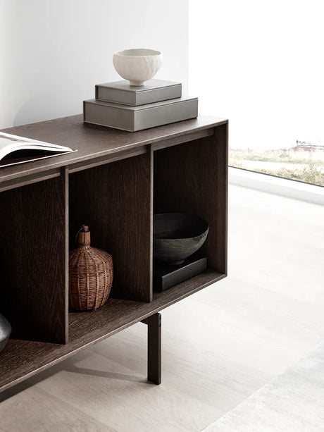 Chimney Kabinet H1 från Vipp - Dark Oak - Jacobsen Plus