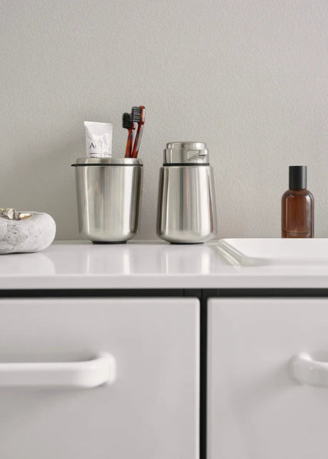 VIPP7 Tandborstmugg, Stainless Steel från Vipp - 2 - Jacobsen Plus