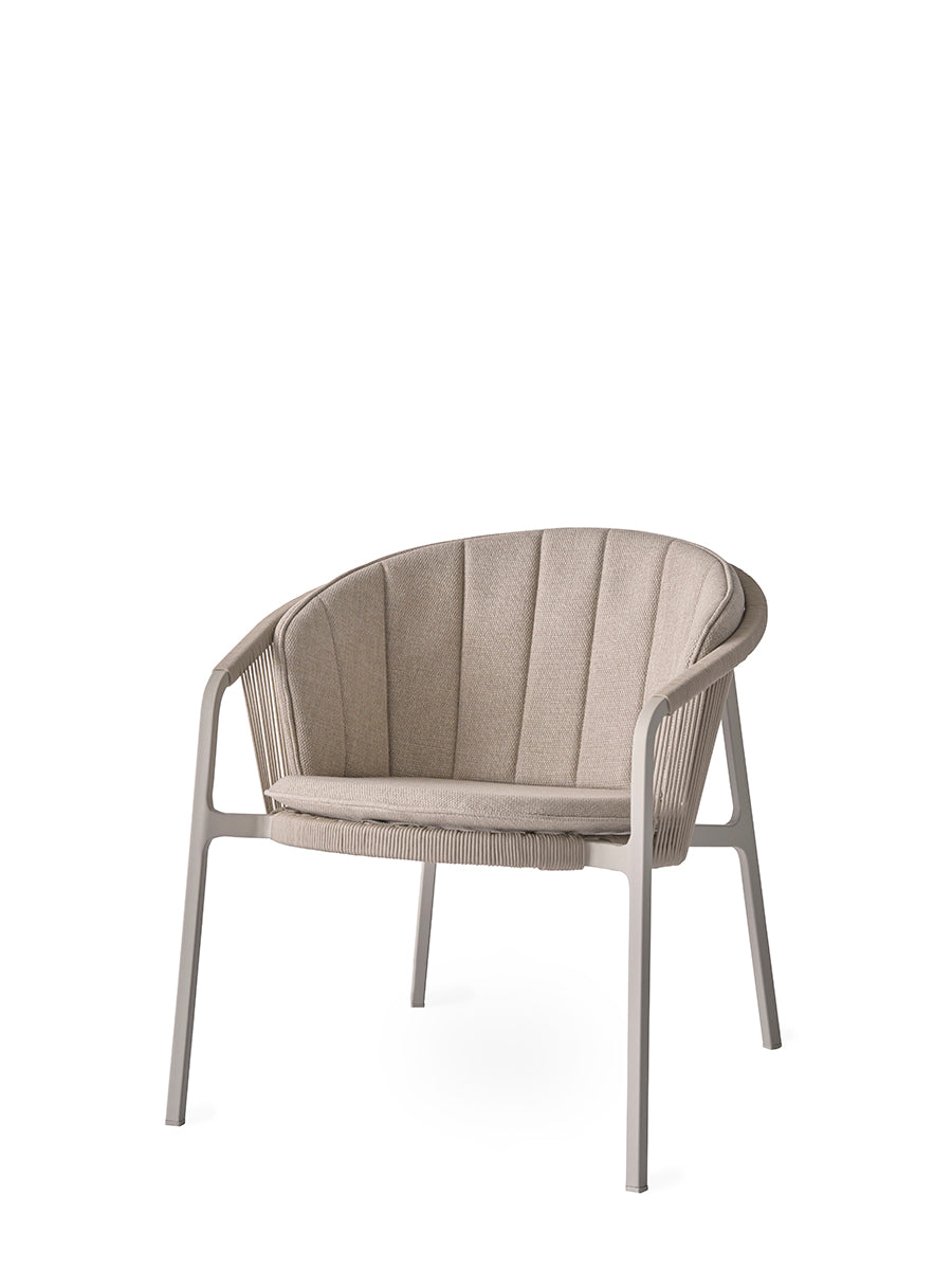 VIPP712 Lagrasse loungestol inkl. sits- och ryggdyna från Vipp - 1 - Jacobsen Plus