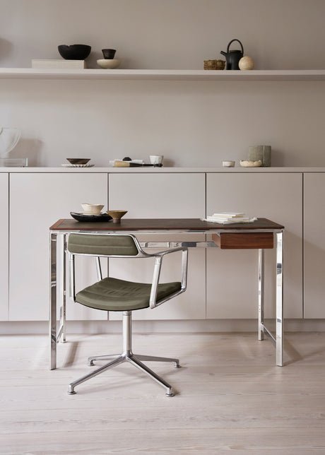 VIPP452 Swivel Chair, bosco-grönt läder från Vipp - 2 - Jacobsen Plus