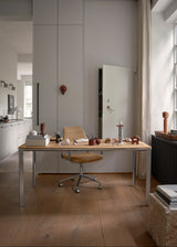 Vipp432 arbetsbord, ljus ek/kamelfärgat läder - 2 - Jacobsen Plus