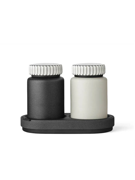 Salt- och pepparset, svart och grått från Vipp - Jacobsen Plus