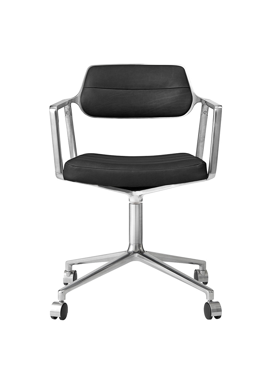 VIPP453 Swivel Chair med hjul från Vipp