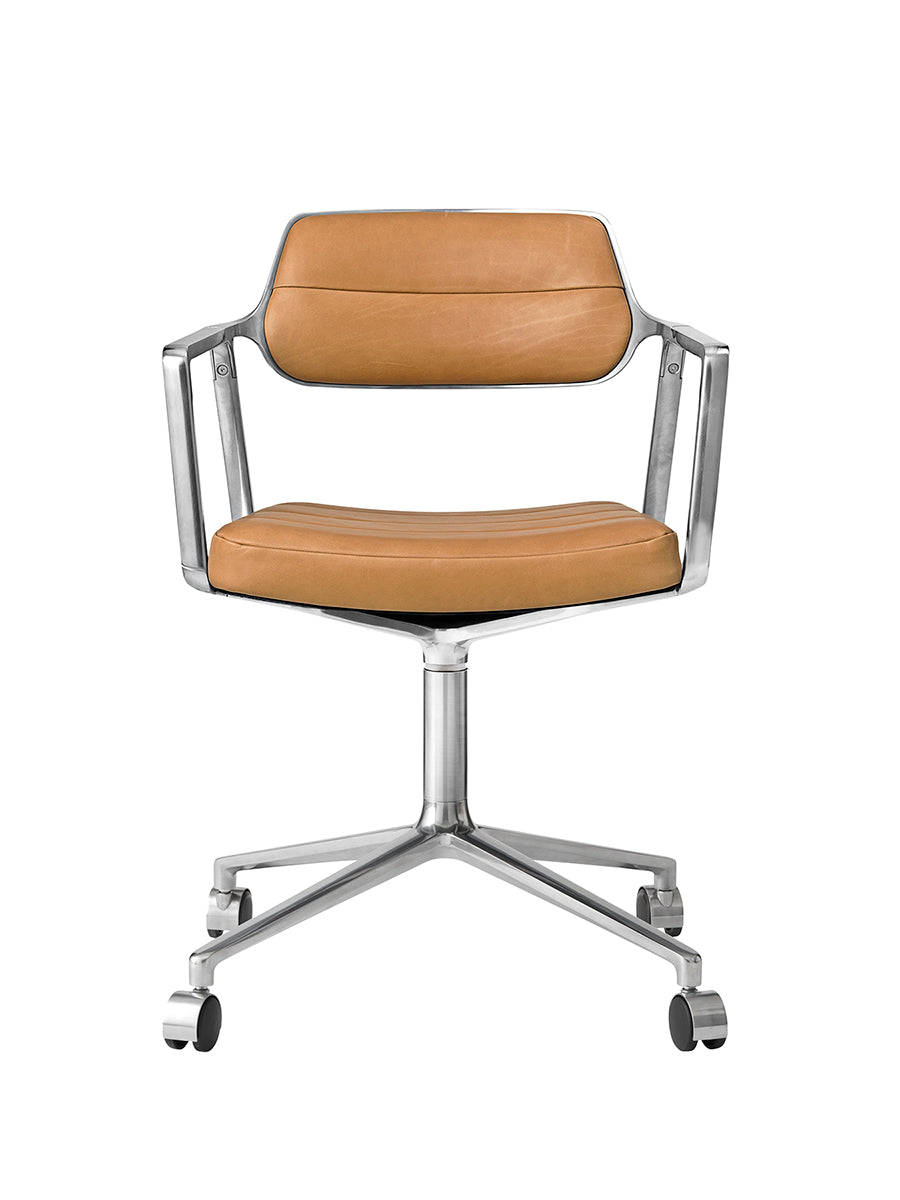 VIPP453 Swivel Chair med hjul från Vipp