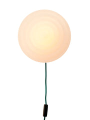 Whipped vägglampa, pure grön från LEO Objects