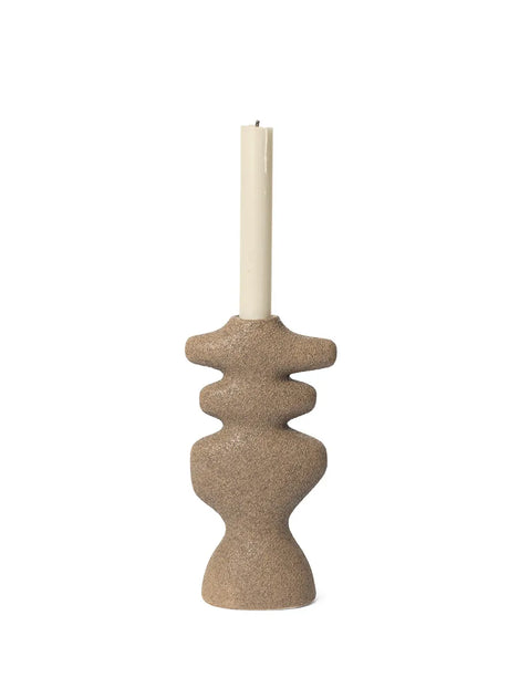 Yara ljusstake stor, mörk sand från Ferm Living - Jacobsen Plus